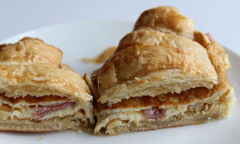 Bacon & Cheese Omelet Croissant Recipe