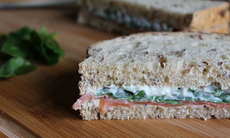 Healthy Smoked Salmon & Spinach Sandwich Recipe